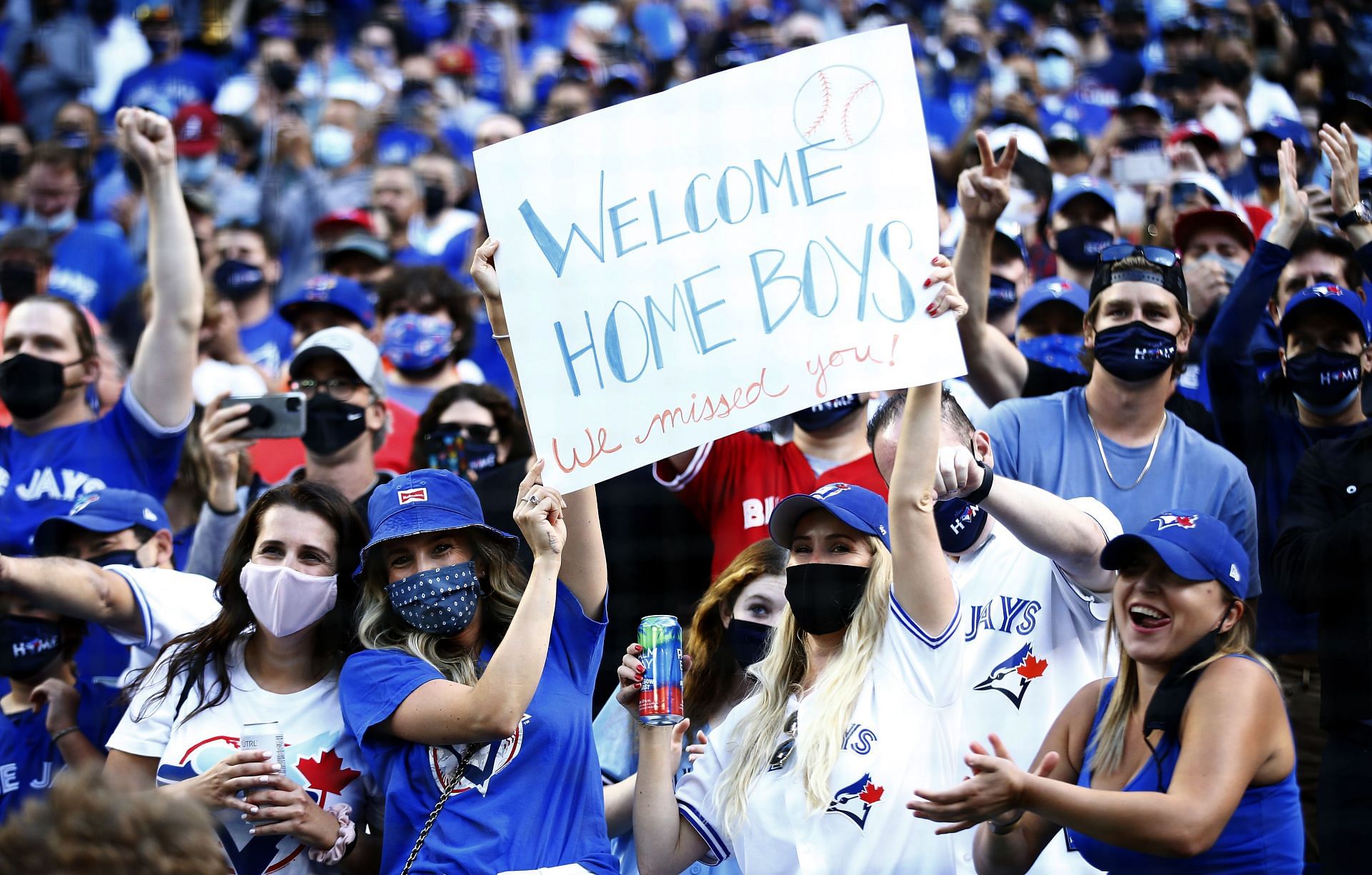 The Toronto Blue Jays being welcomed home