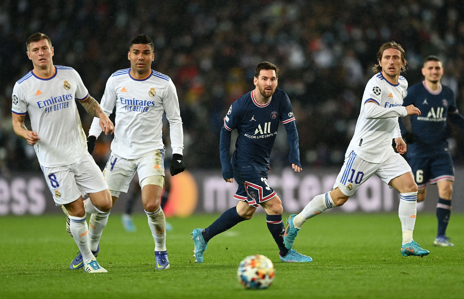 Paris Saint-Germain v Real Madrid: Round Of Sixteen Leg One - UEFA Champions League