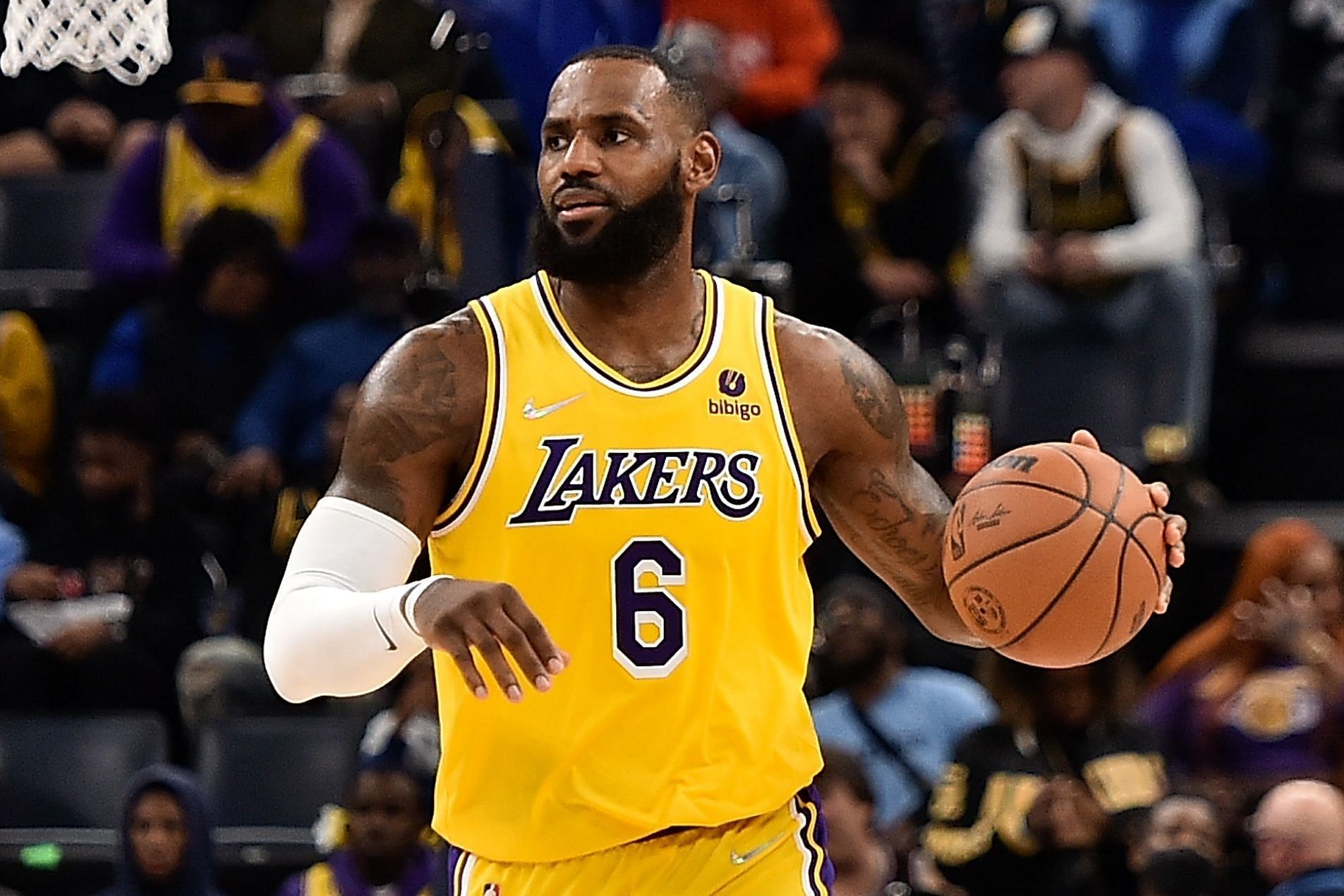 LeBron James is fully-confident that the LA Lakers can still make the playoffs. [Photo: Bleacher Report]