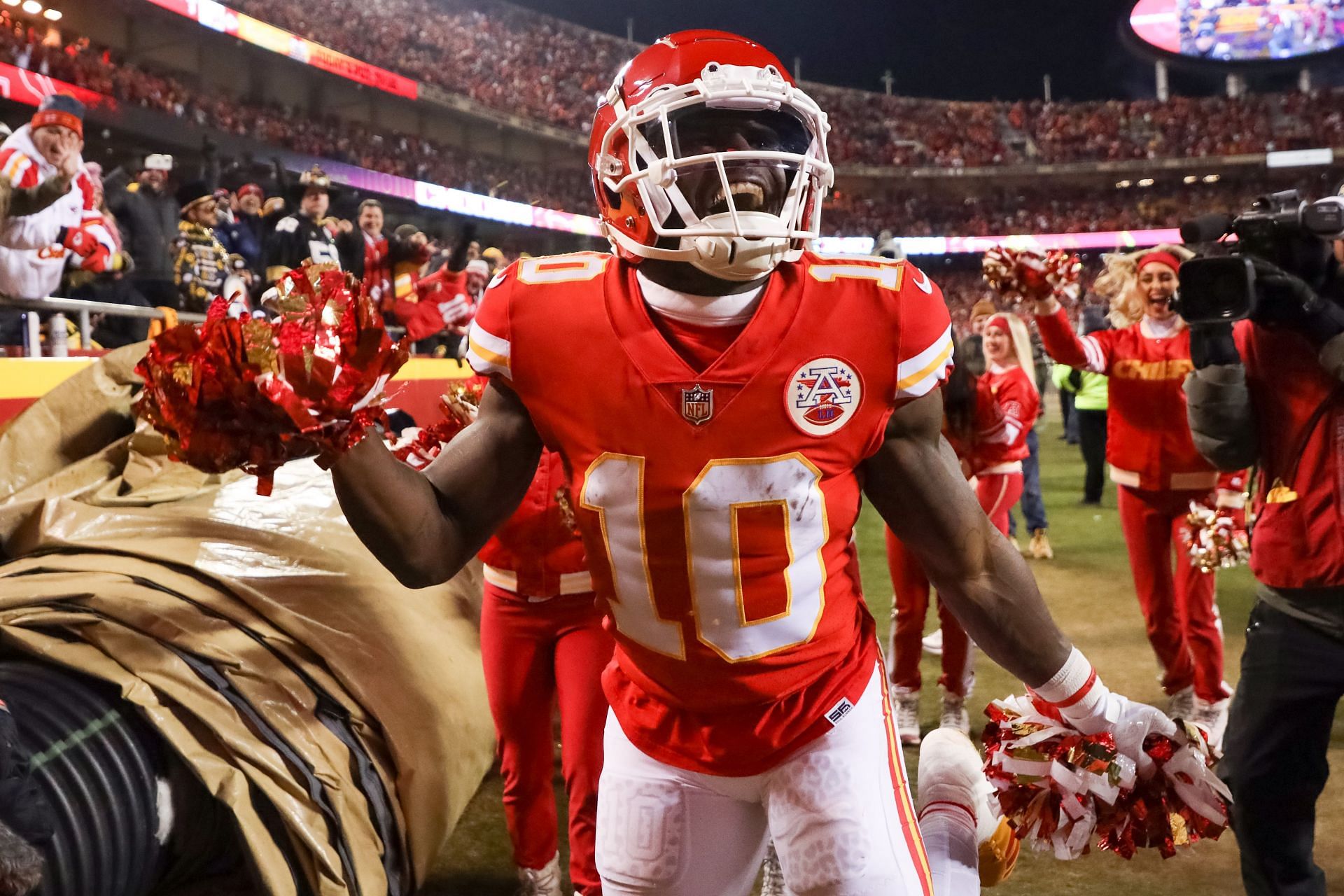 5 highestpaid NFL WRs of all time ft. Tyreek Hill and more