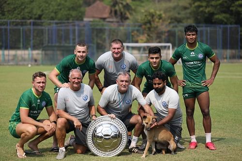 Jamshedpur FC players with the ISL League Winners' Shield. (Image Courtesy: Twitter/JamshedpurFC)