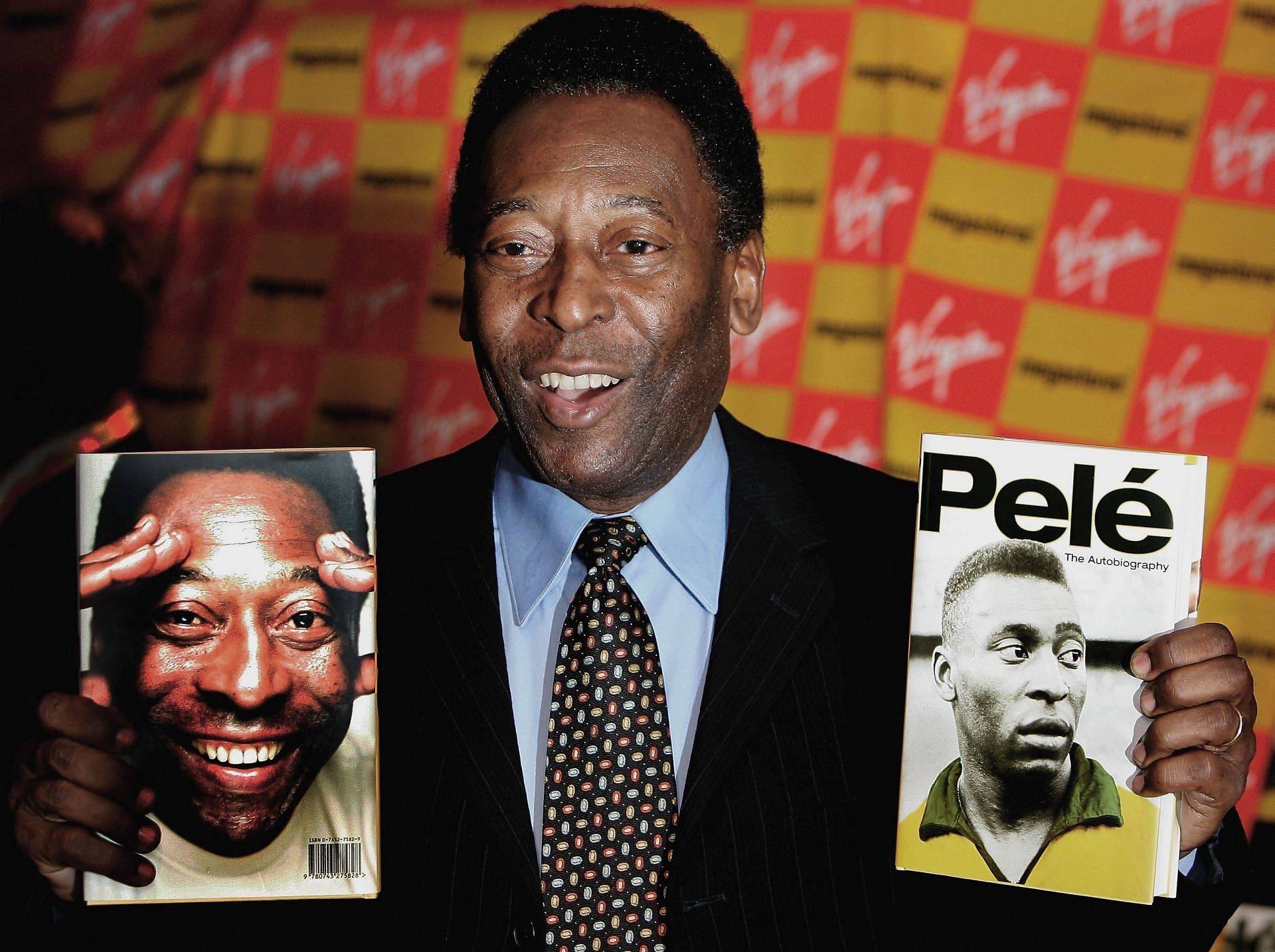 Pele Signs Copies of Autobiography