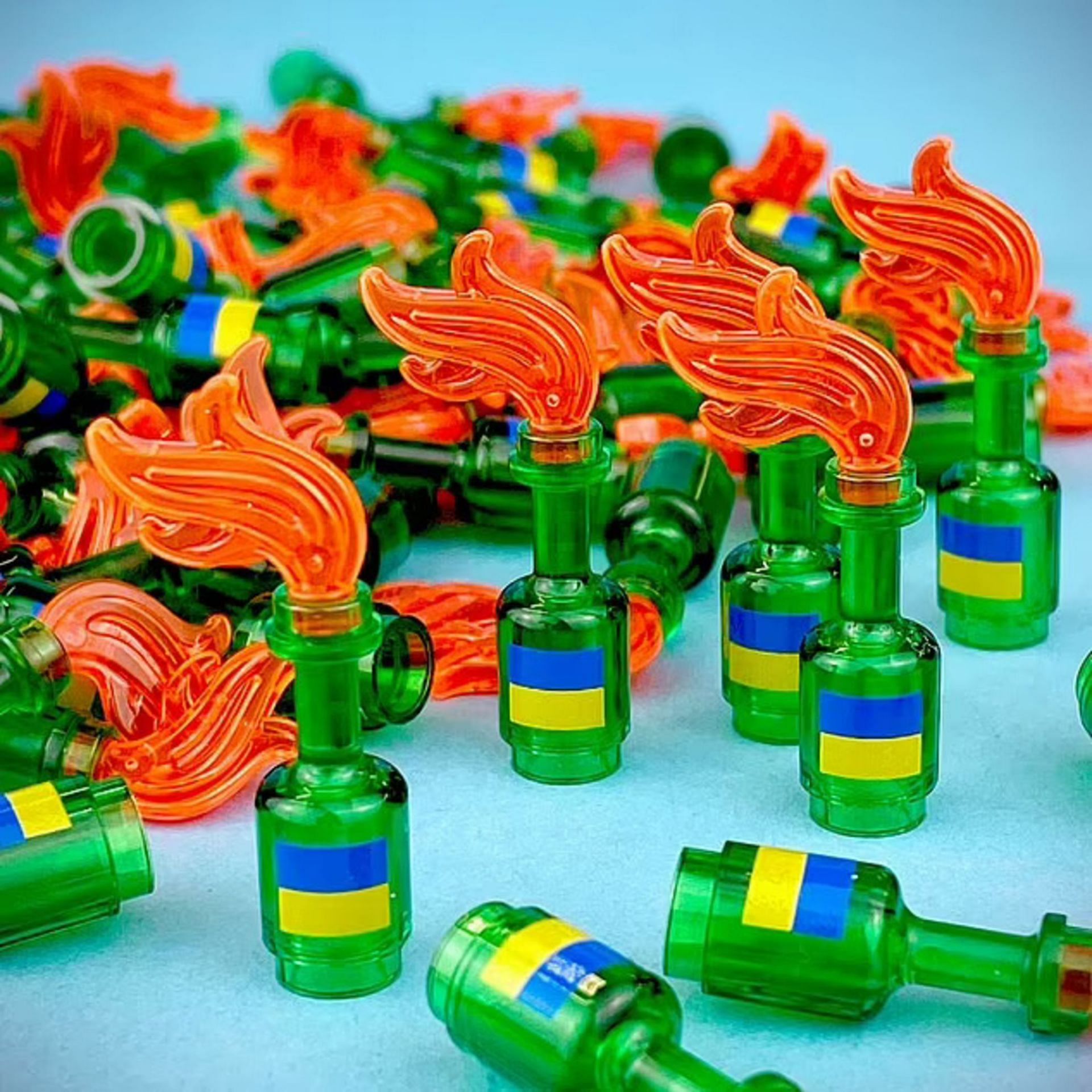 Molotov Cocktails Lego piece (Image via Citizen Bricks)