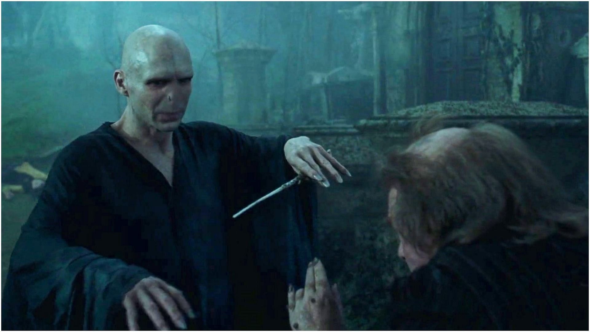 Voldemort with his wand (Image via Potter wiki)