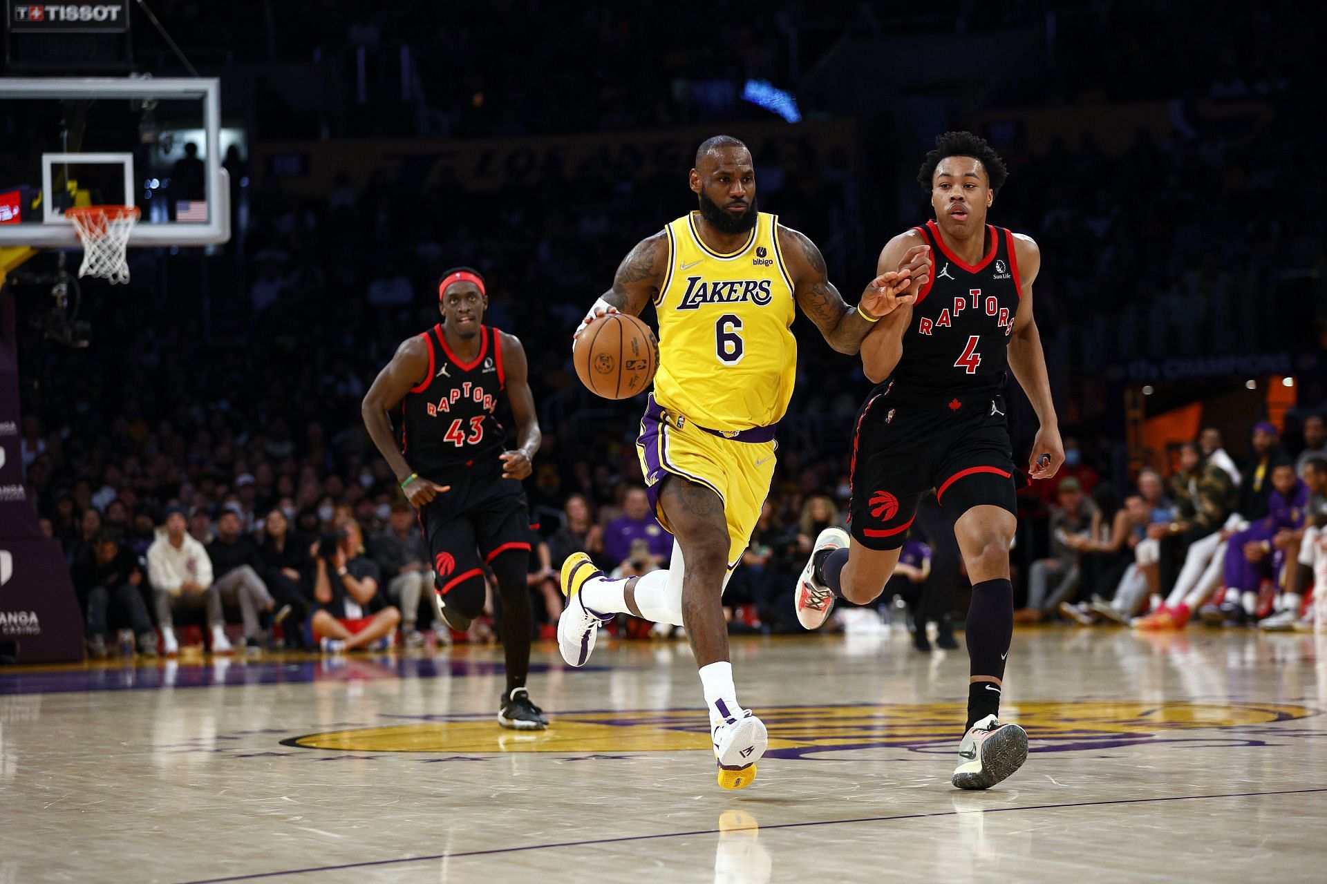 LA Lakers forward LeBron James with the ball