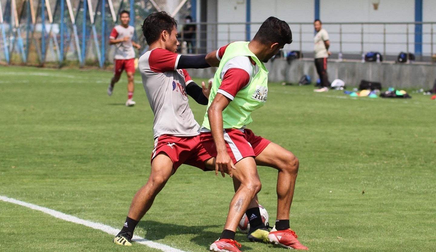 Players training ahead of their clash against Gokulam Kerala FC. (Image Courtesy: Twitter/Aizawl FC)