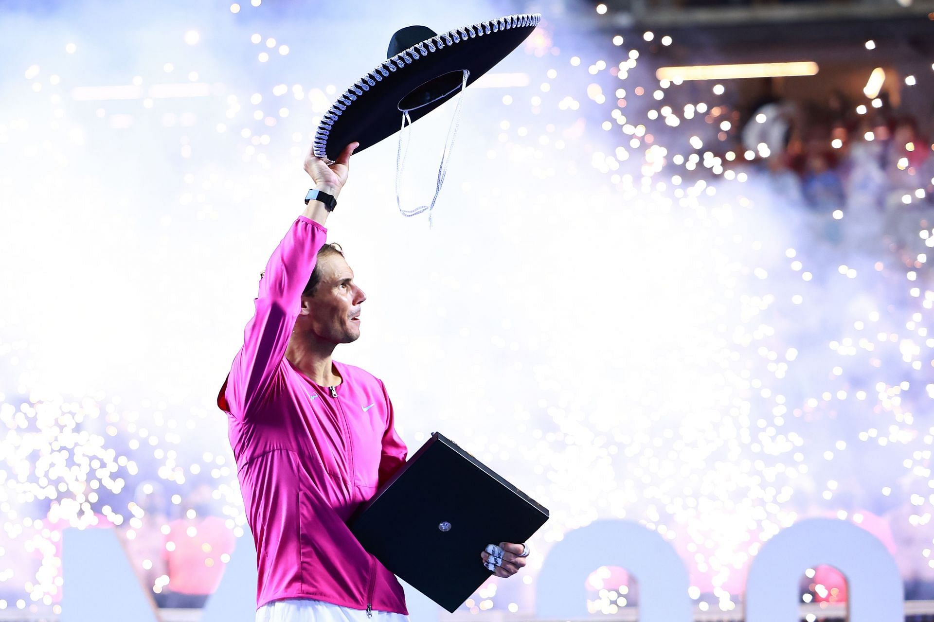 Rafael Nadal with the Telcel ATP Mexican Open 2022 trophy.