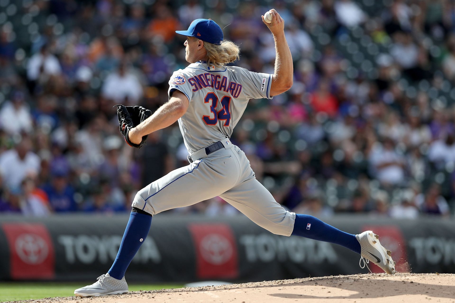 Noah Syndergaard pitching during a New York Mets v Colorado Rockies game.