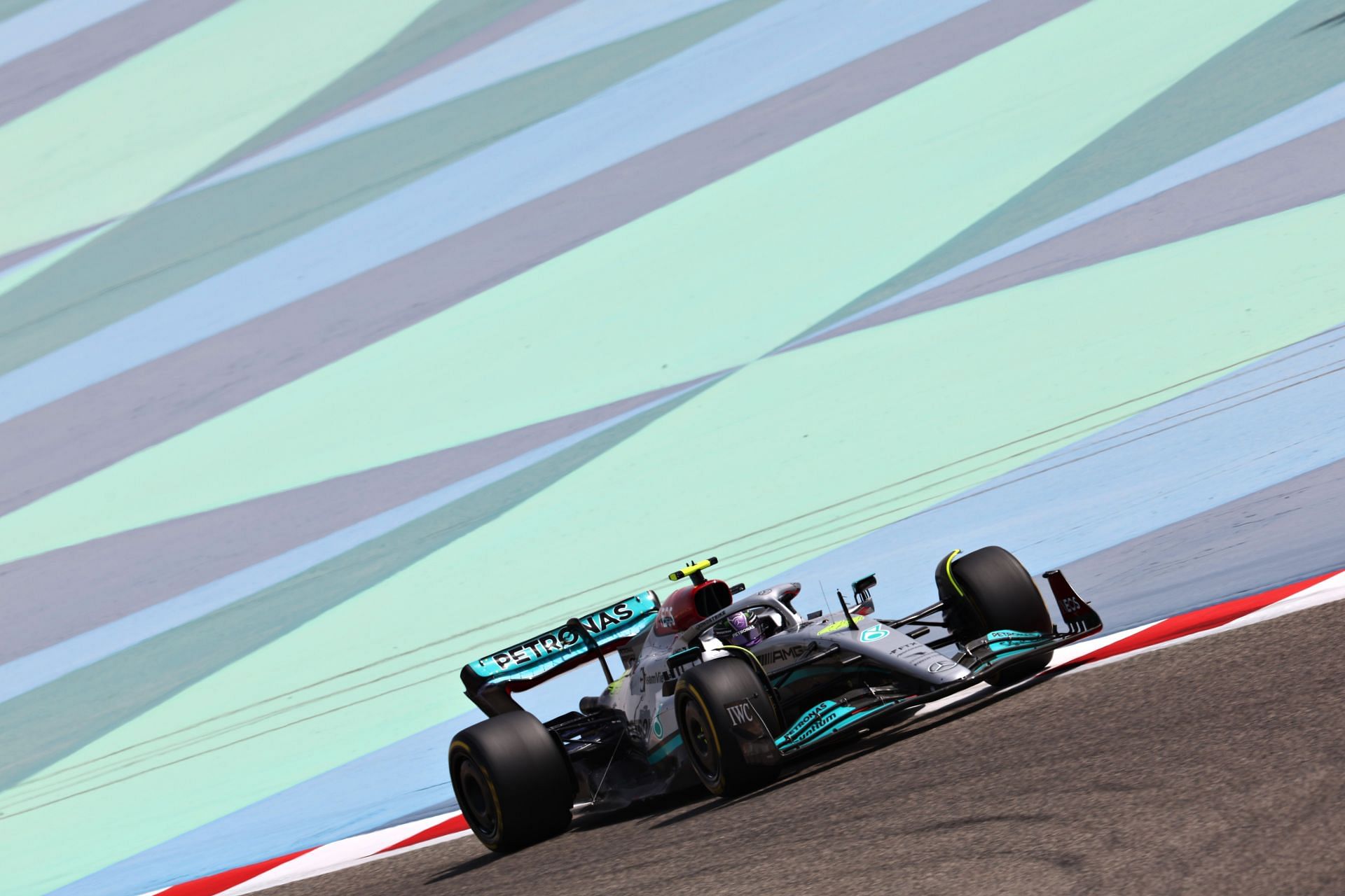 Lewis Hamilton driving the Mercedes W13 during pre-season testing in Bahrain (Photo by Mark Thompson/Getty Images)