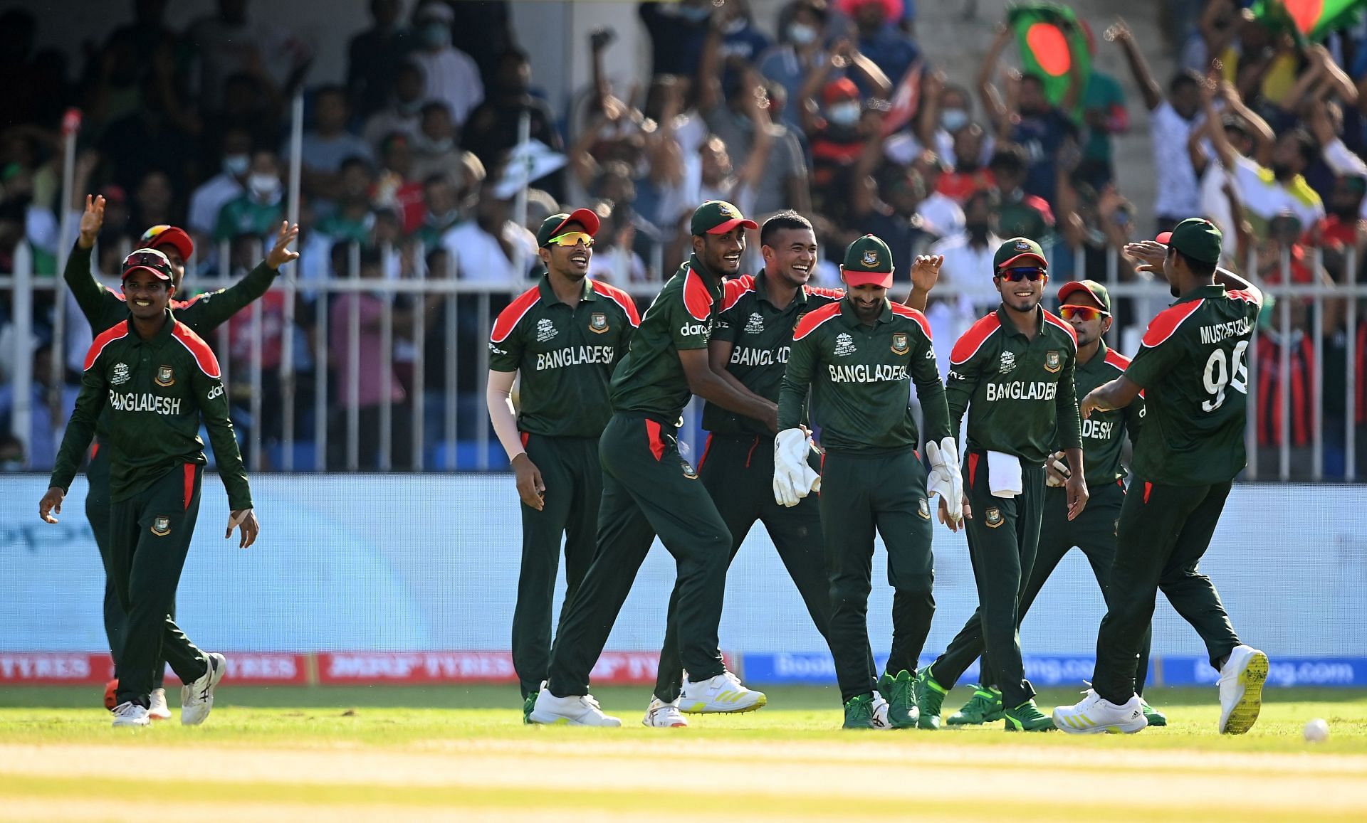 बांग्लादेश की टीम के 21 खिलाड़ियों को अनुबंध मिला है