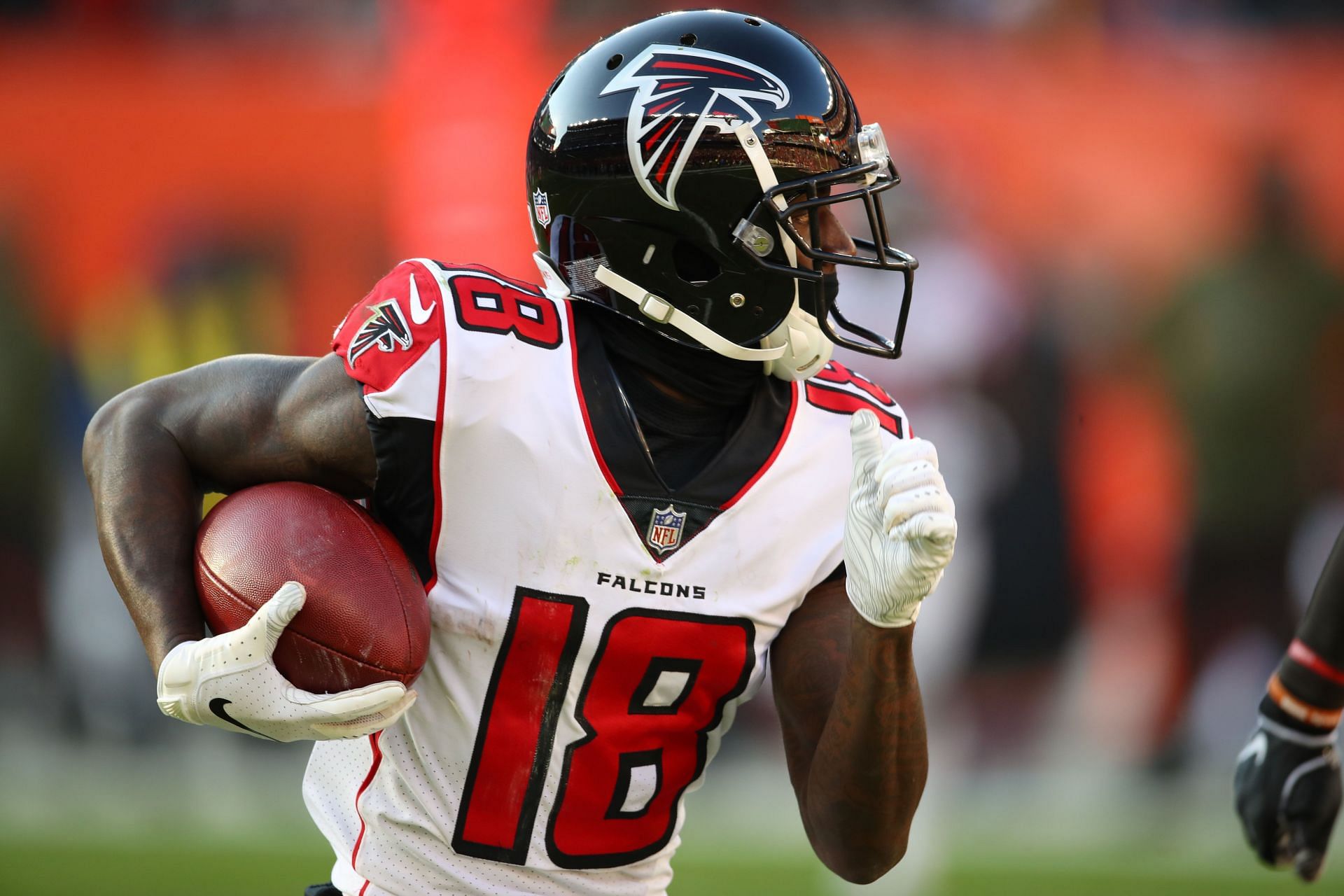 Falcons WR Calvin Ridley suspended for '22 for bets on NFL games