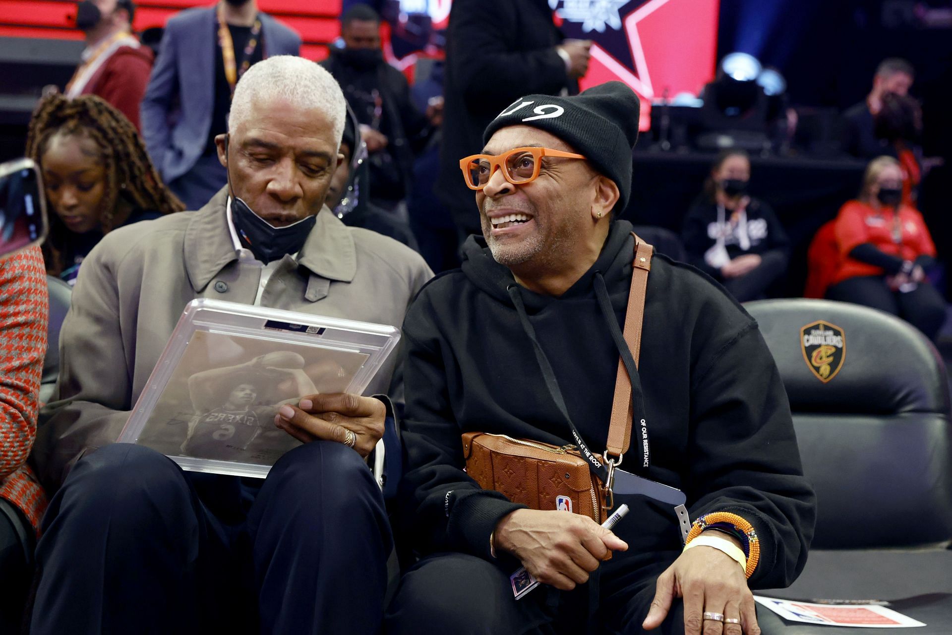 Julius Erving sits with Spike Lee at the 2022 Taco Bell Skills Challenge