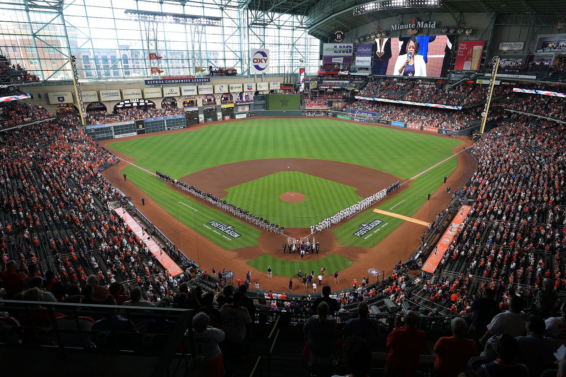 Houston&#039;s Minute Maid Park uses modern technology to create a unique ballpark