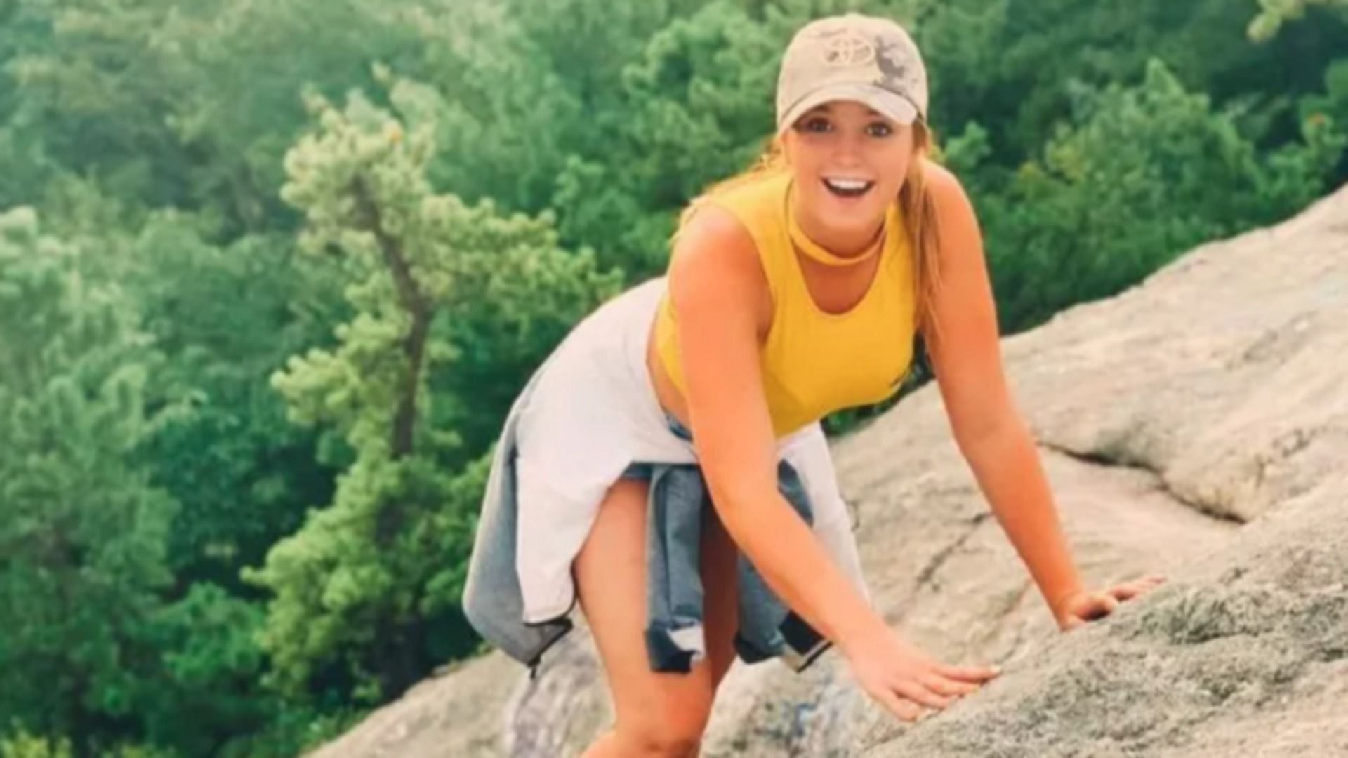 Lindsey Partridge frolicking with her boyfriend on a boat while cruising the Boca Raton Inlet, just hours before she fell overboard and died (Image via GoFundMe)