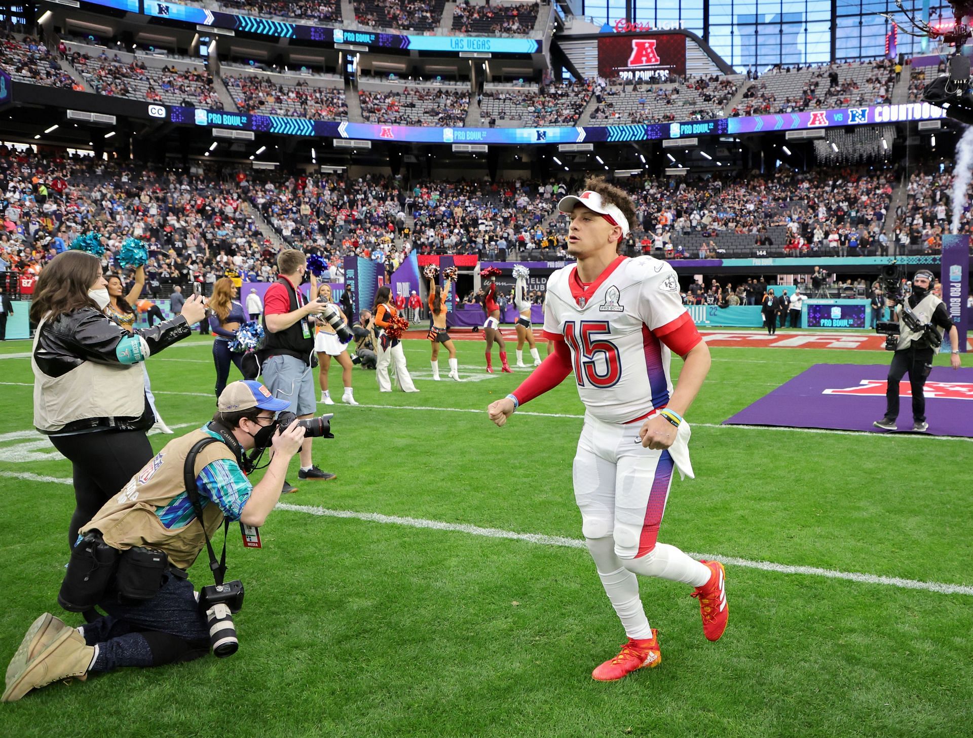 Patrick Mahomes can ascend to a new level of stardom by succeeding