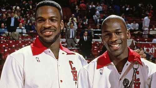 Charles Oakley and Michael Jordan. (Photo: Fadeaway World)