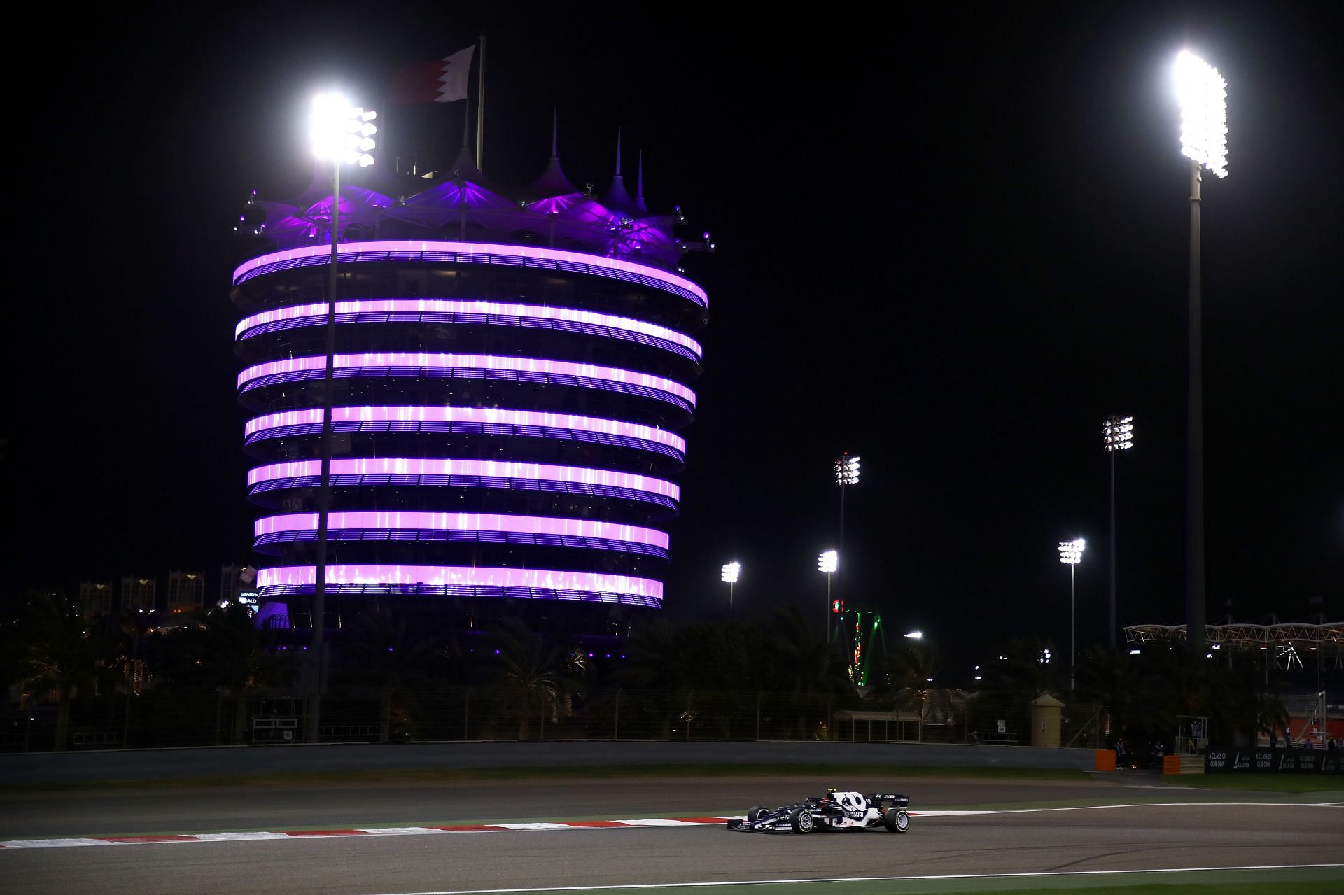 AlphaTauri&#039;s Pierre Gasly drives at the venue of the 2022 F1 Bahrain GP (Photo by Bryn Lennon/Getty Images)