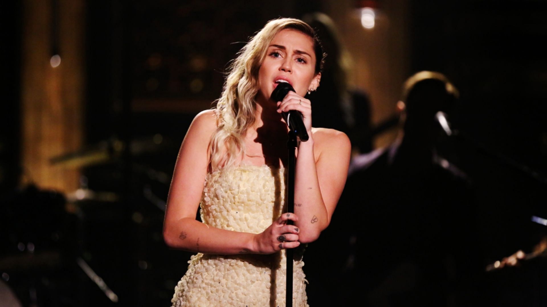 Miley Cyrus Live Album 2022 Release Date Pre Order And All You Need To Know