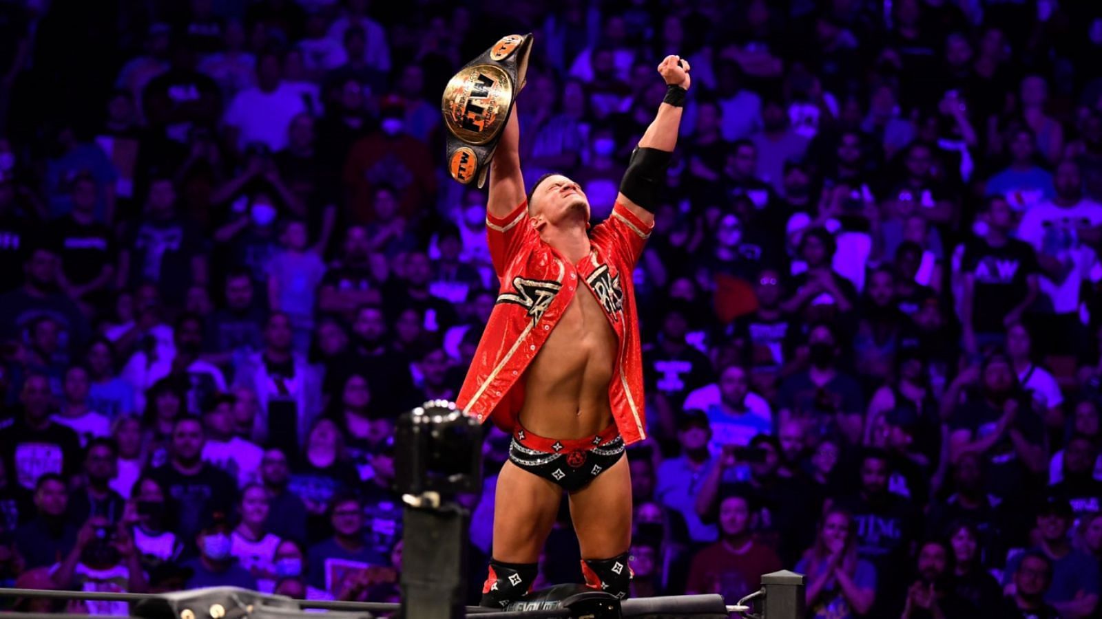 Starks successfully defended his FTW Championship.