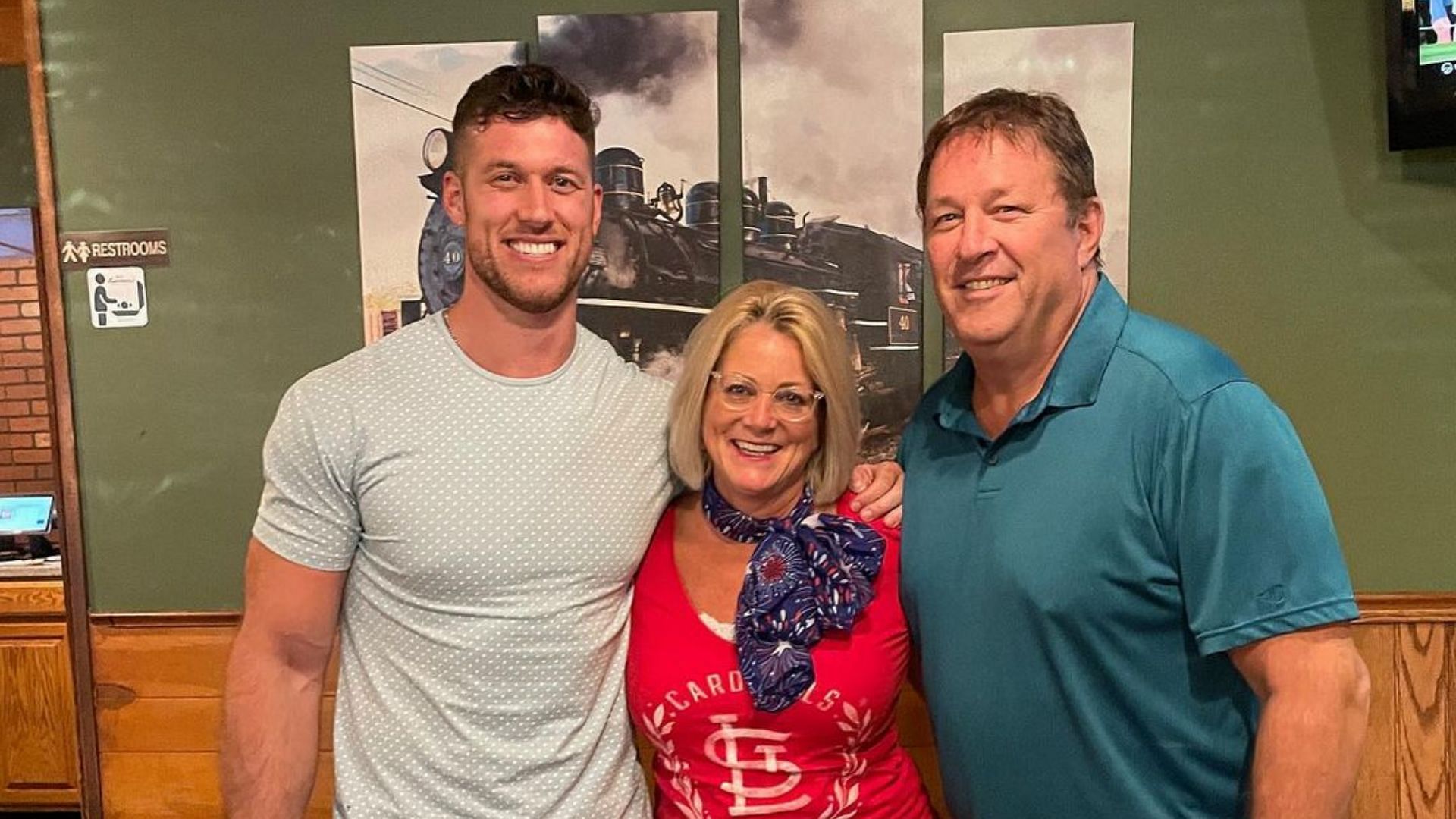 The Bachelor&#039;s Clayton Echard with his parents (Image via claytonechard/Instagram)