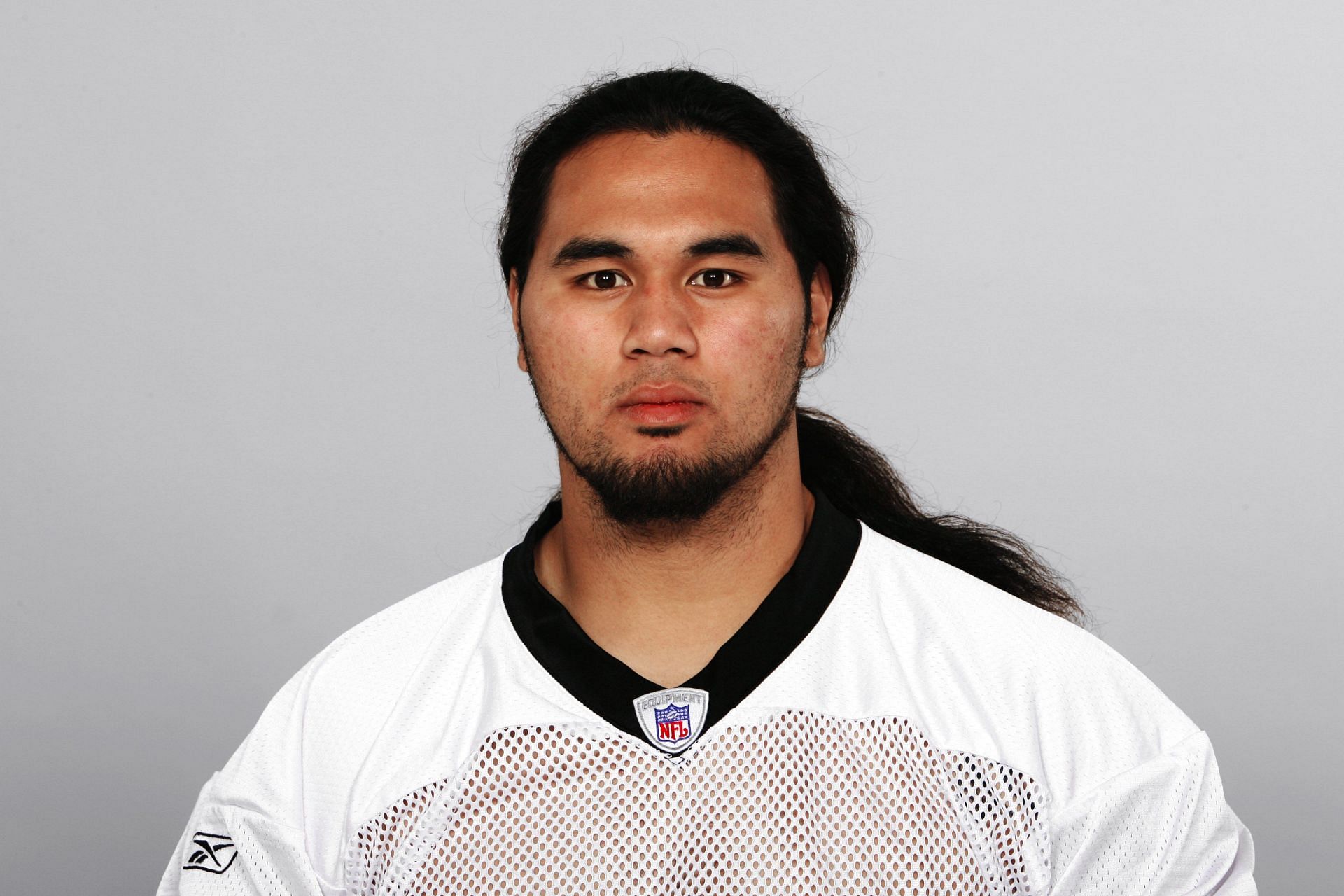 New Orleans Saints 2007 Headshots Dace Richardson greets fans after a game (Image Credit: Getty Images/Gregory Shamus)