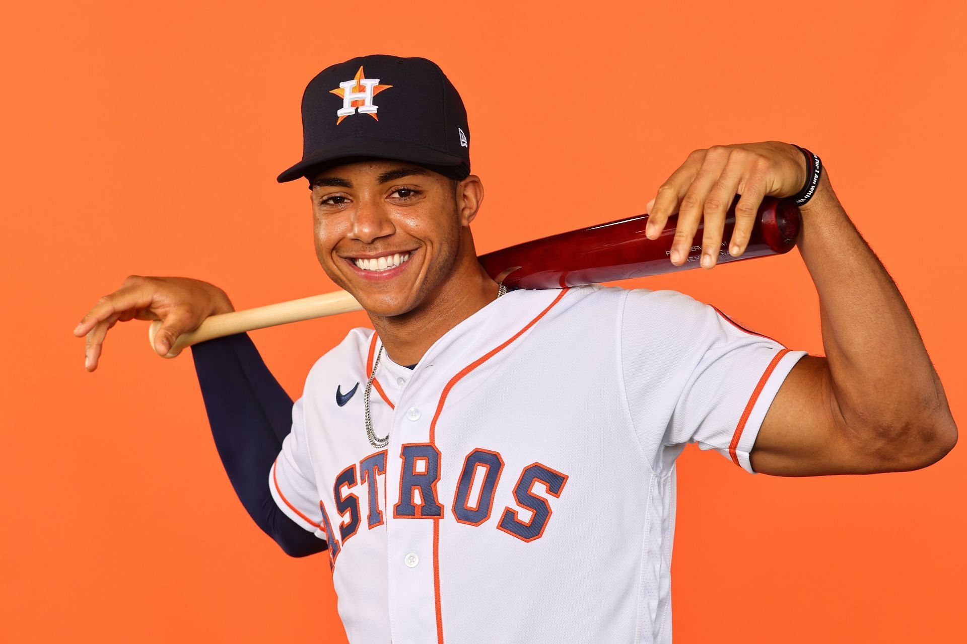 How Carlos Correa, Jose Altuve guided Jeremy Peña's Astros