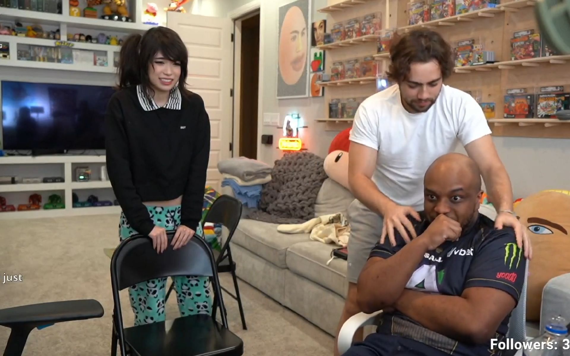 Twitch streamers struggle to contain themselves after consuming the hot sauce on stream (Image via Mizkif/Twitch)