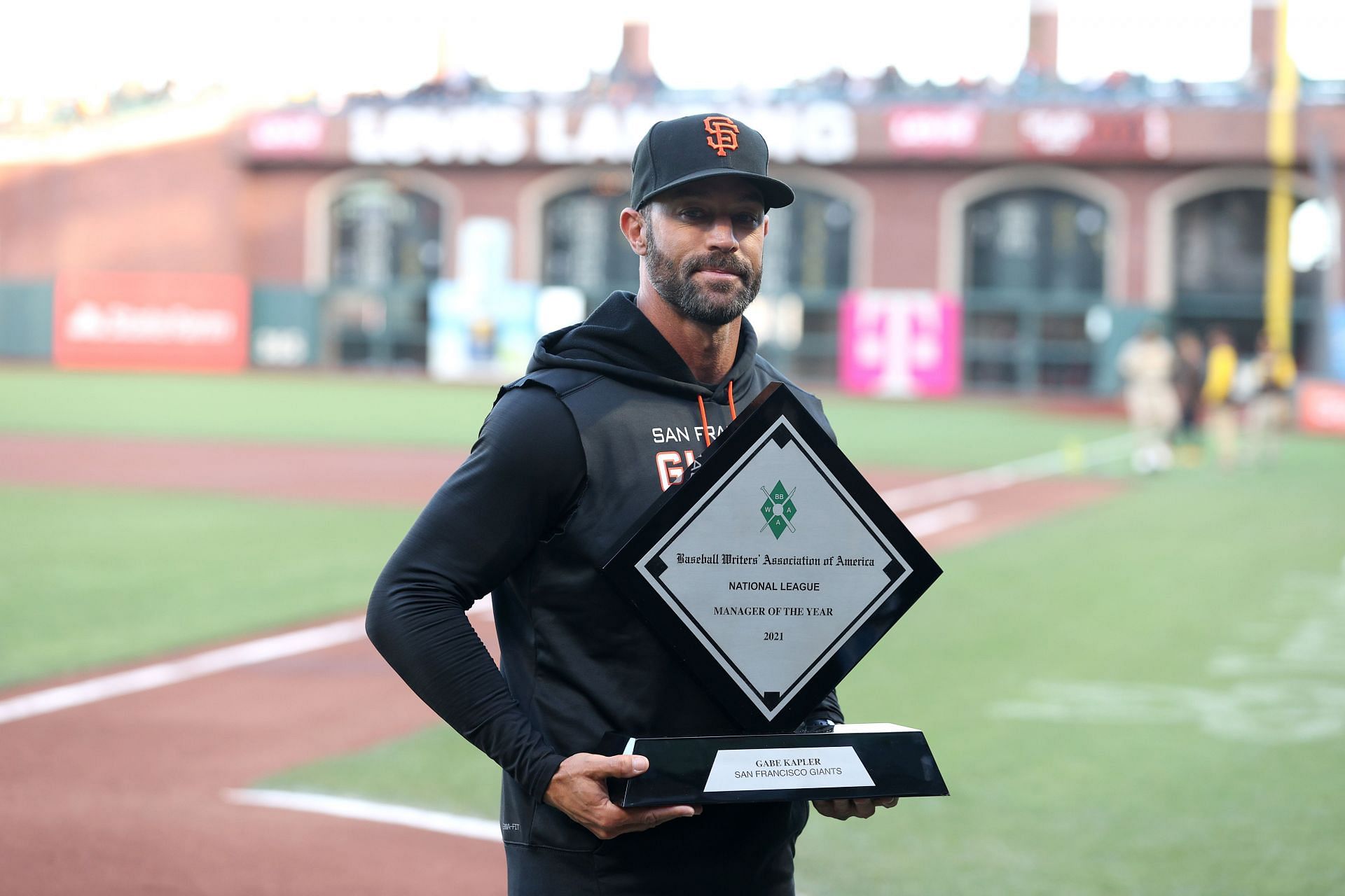 Foundational piece: How Giants' Gabe Kapler and a unique co-director seek  change - The Athletic