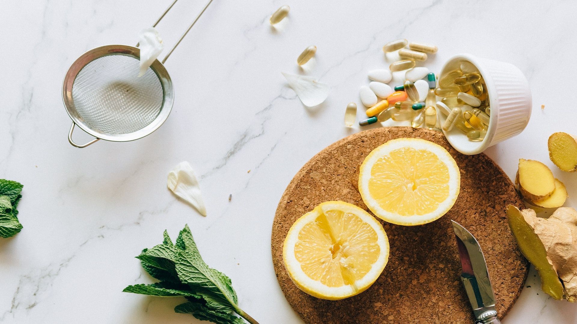 Supplements are also comprised of natural ingredients. Image via Pexels/Nataliya Vaitkevich