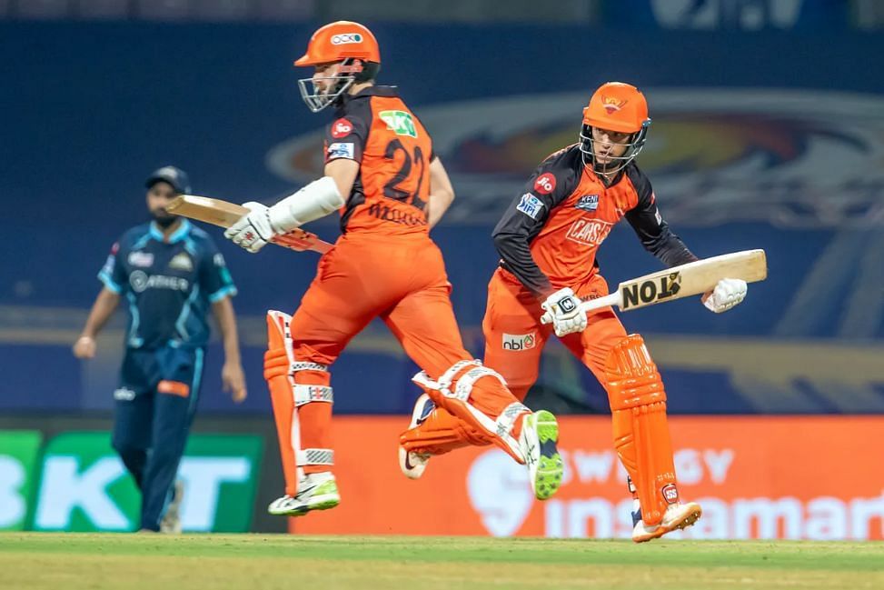 Kane Williamson and Abhishek Sharma negated the threat of the new ball [P/C: iplt20.com]