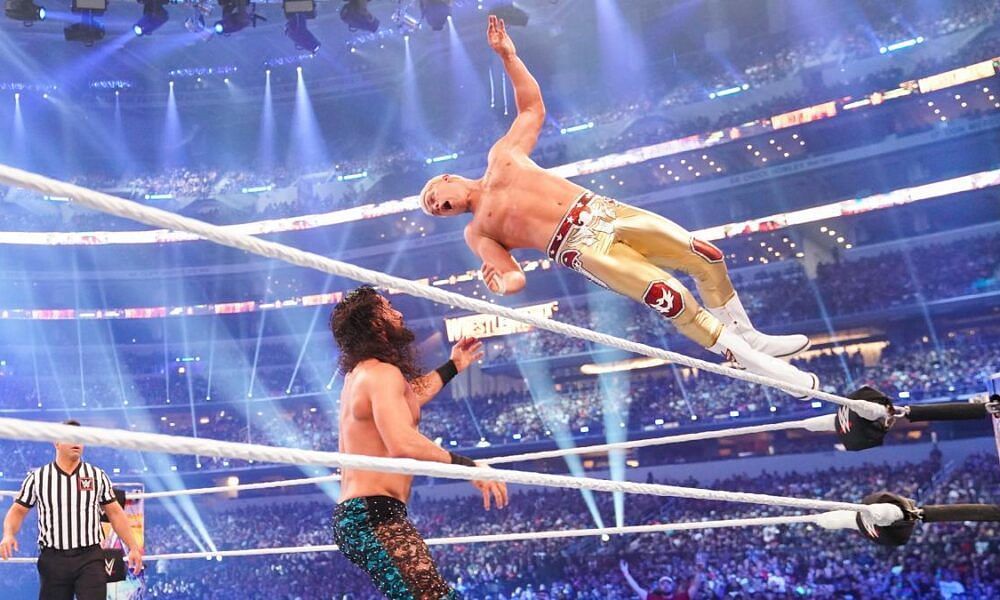 Cody Rhodes and Seth Rollins at WrestleMania 38