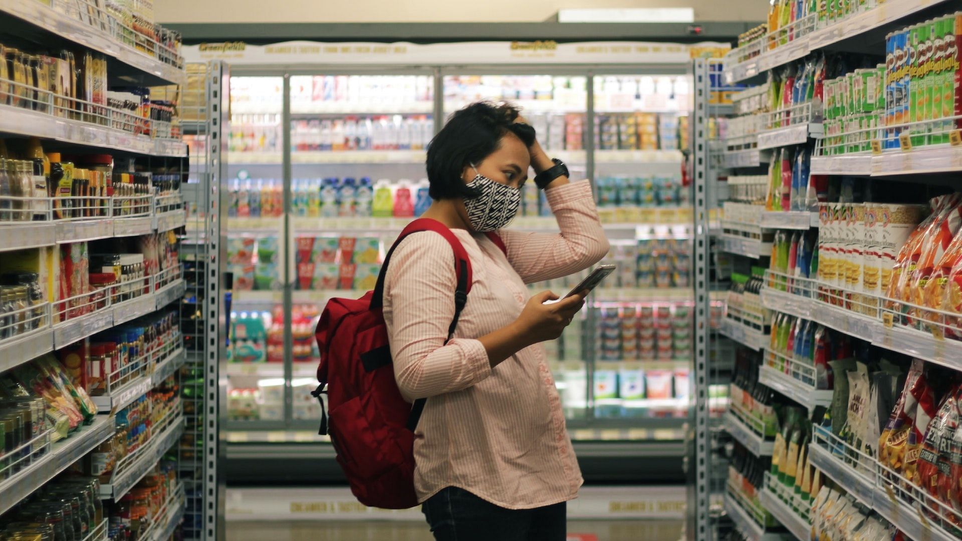Snacks on the shelves are full of preservatives. Image via Unsplash/Viki Mohamed