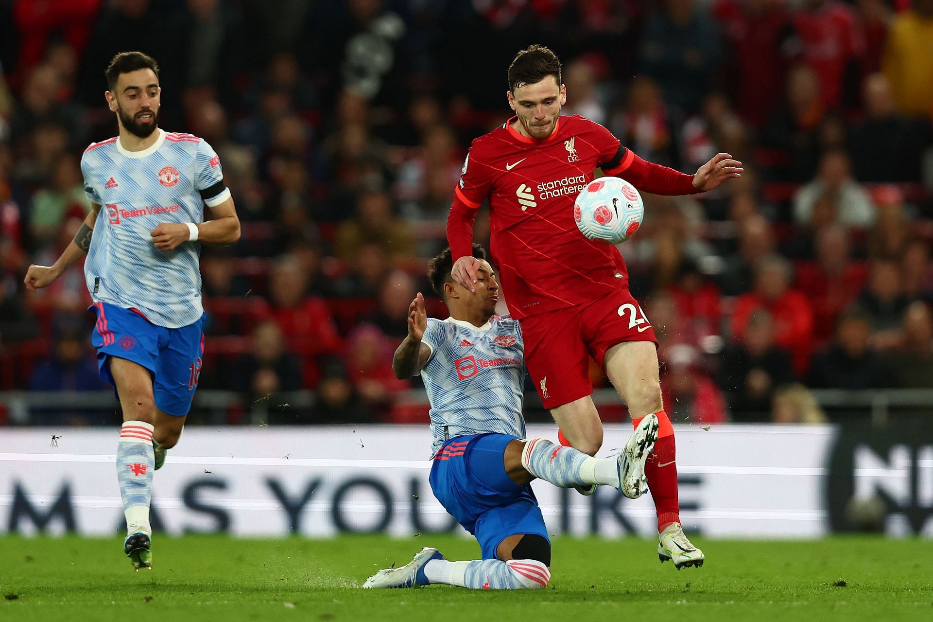 Man united vs liverpool. Liverpool vs man United. Manchester United vs Liverpool. Man Utd Liverpool. Ноттингем Форест vs Манчестер Юнайтед.