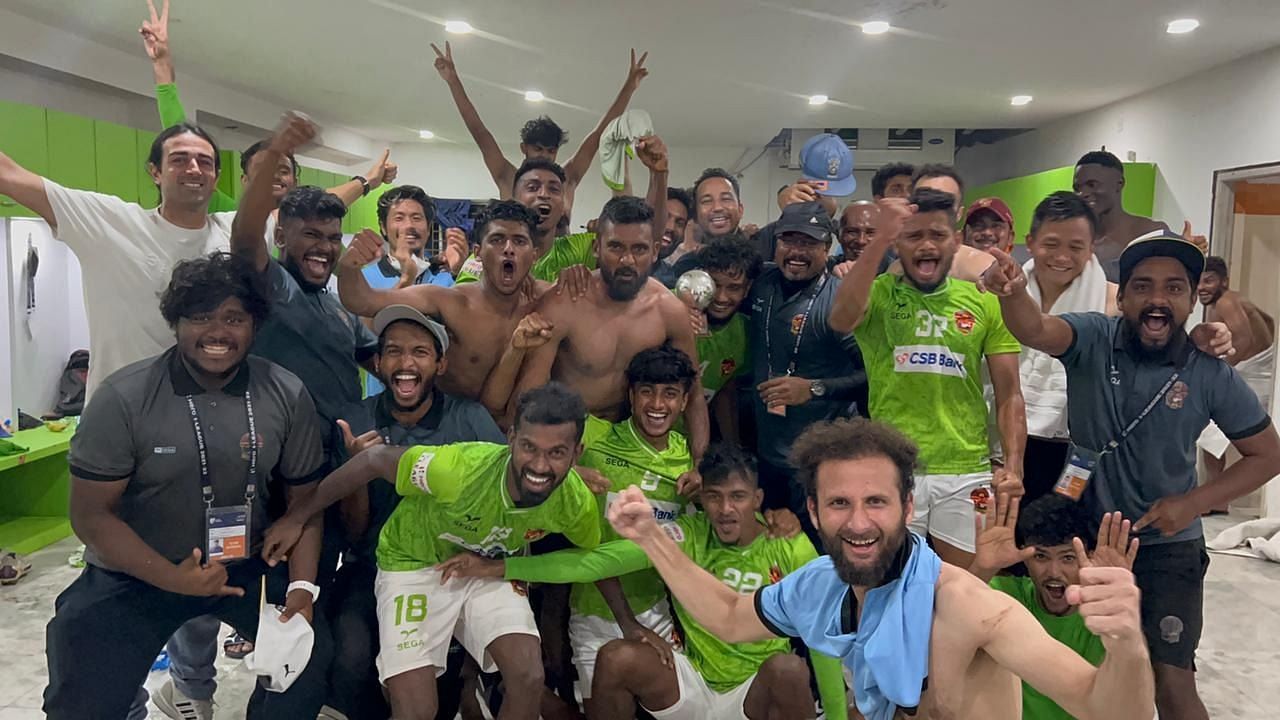Gokulam Kerala FC players celebrating after their victory against RoundGlass Punjab FC. (Image Courtesy: Twitter/GokulamKeralaFC)