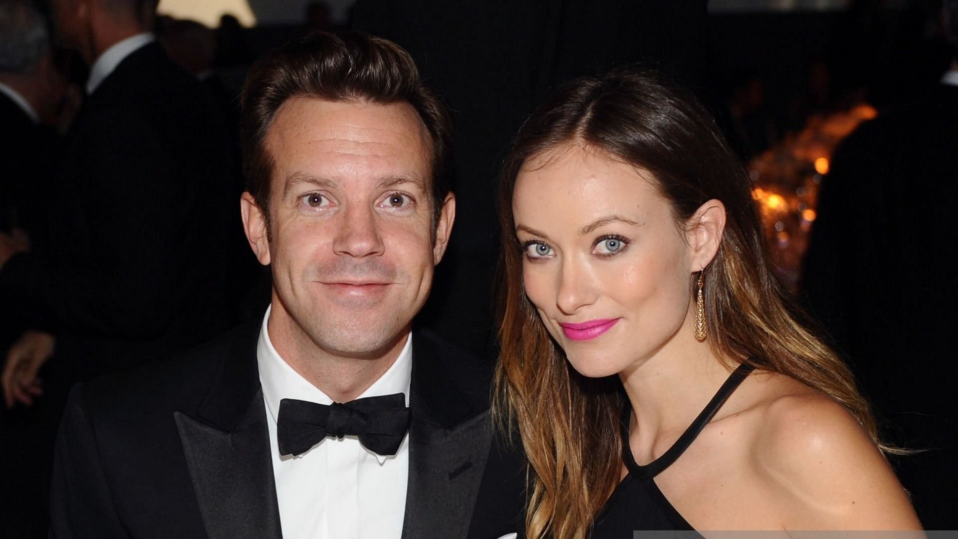 Jason Sudeikis served Olivia Wilde custody papers during &#039;Don&#039;t Worry Darling&#039; CinemaCon (Image via Stefanie Keenan/Getty Images)