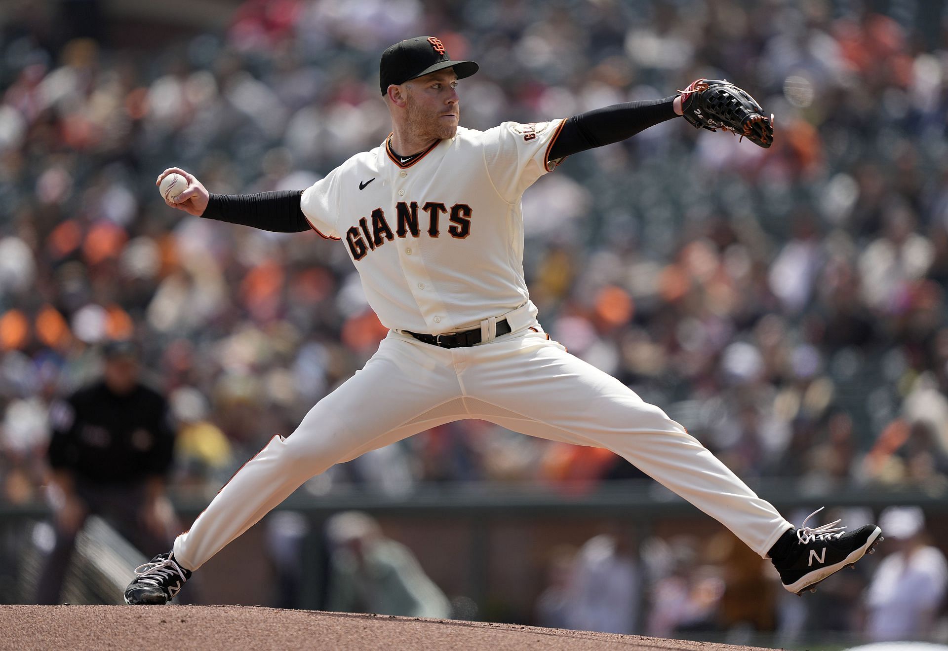 Anthony DeScalafani pitches for the San Francisco Giants