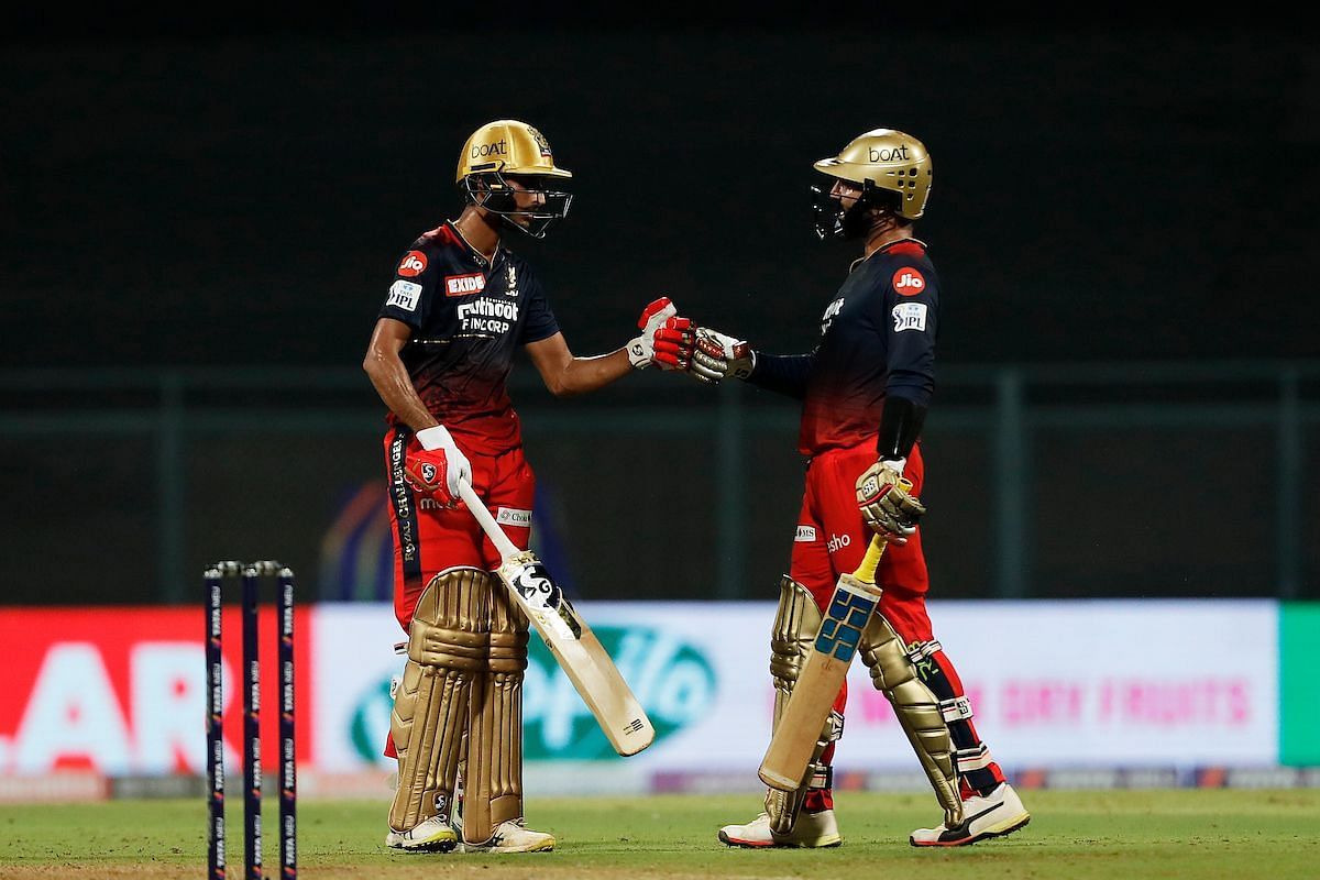 Dinesh Karthik (R) and Shahbaz Ahmed (L) stitched 67 runs off 32 balls to help RCB prevail over RR [Credits: IPL]