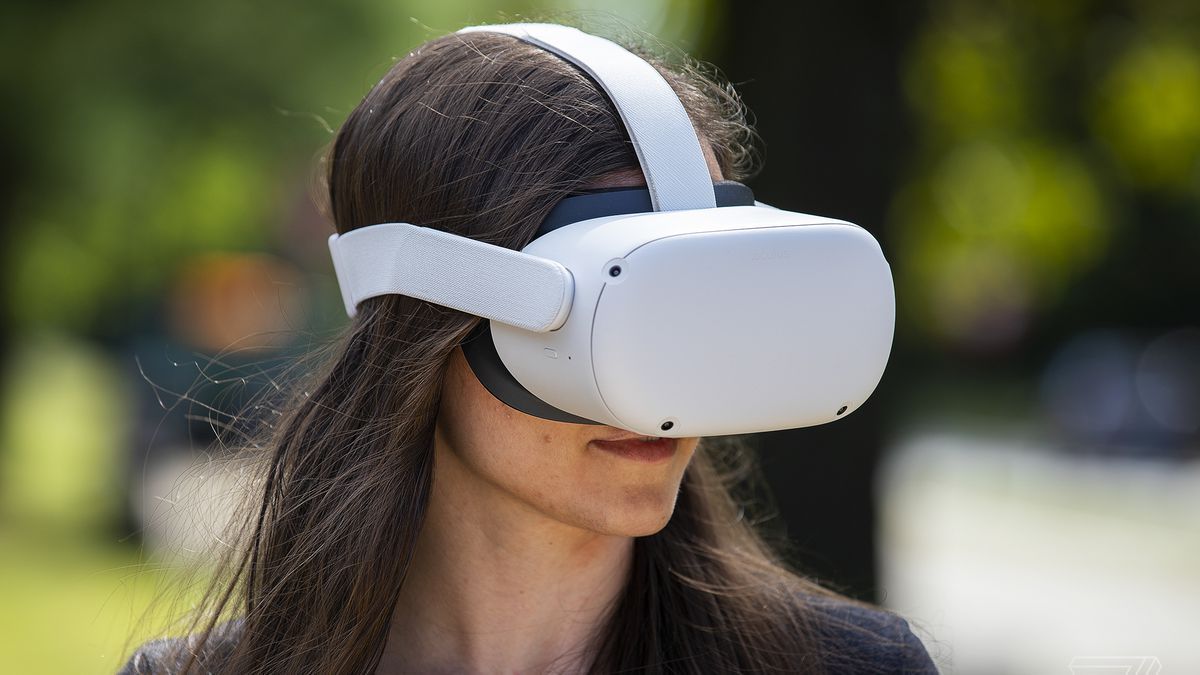 It&#039;s made to fit on a person&#039;s head, after all (Image via The Verge)