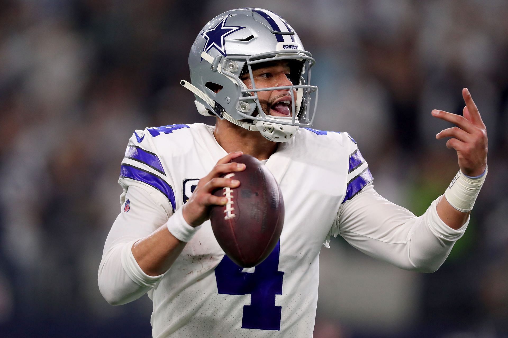 Alpha move right there, Huge weirdo vibes - Dak Prescott's phone  wallpaper splits opinions among NFL fans of social media