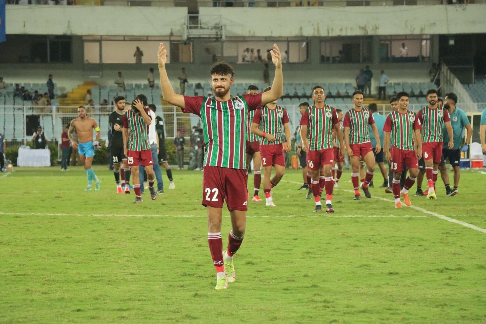 Mohun Bagan players receive the crowd&#039;s applause after the game (Image: Mohun Bagan on Twitter)