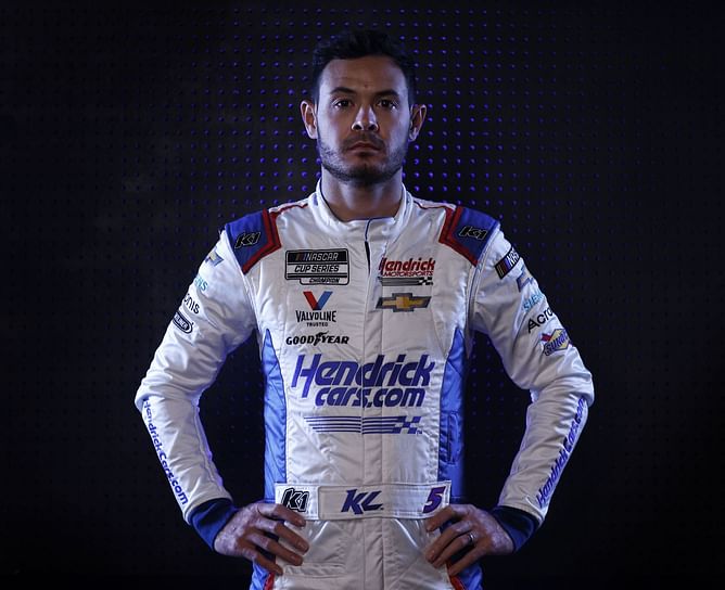 "We're just wasting everybody's time" - Kyle Larson speaks up on NASCAR's decision to keep windshields on for Food City Dirt Race at Bristol Motor Speedway