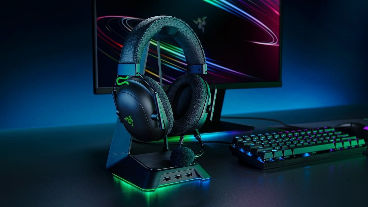 Listing down the best headset for Sea of Thieves (Image via Razer)