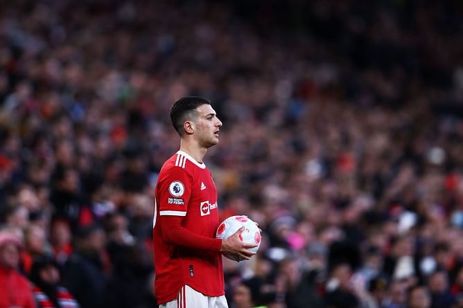 5 players who do not deserve to play for Manchester United currently