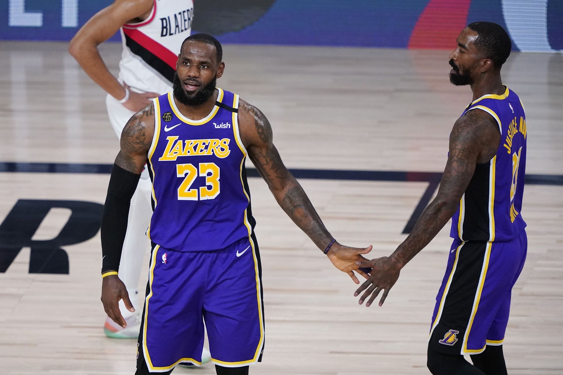 LeBron James and J.R. Smith of the Los Angeles Lakers in 2020.