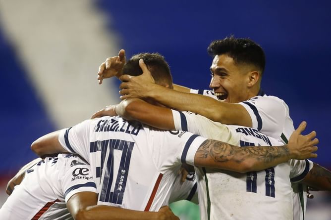 Velez Sarsfield vs Nacional prediction, preview, team news and more | Copa Libertadores 2022