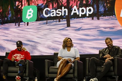 Serena Williams (C) and Aaron Rodgers (R) at the Bitcoin Conference in Miami