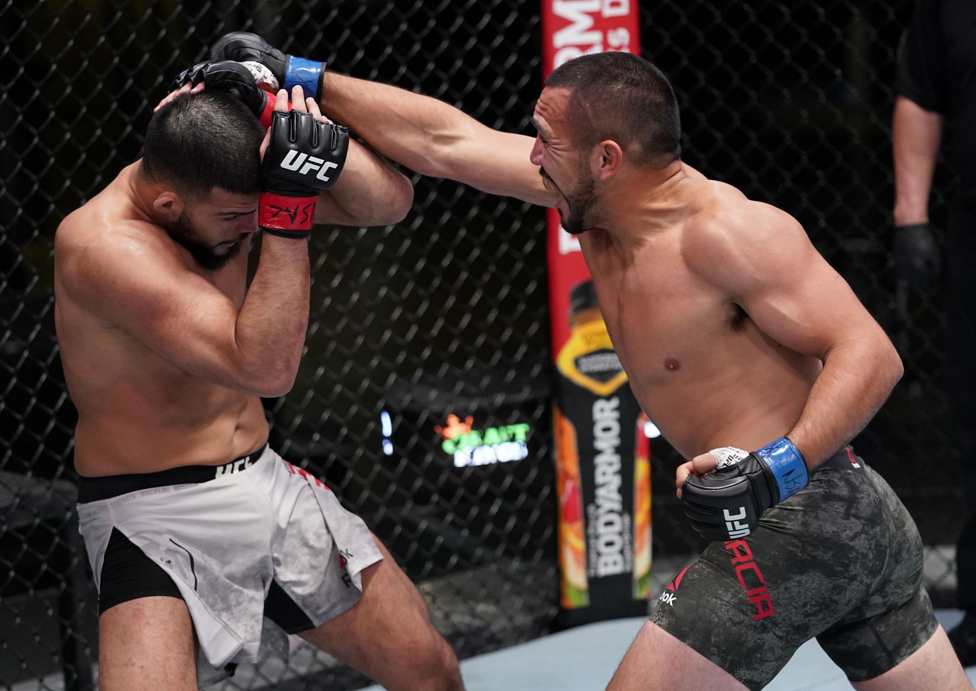 UFC Fight Night: Haqparast defending strikes from Rafa Garcia