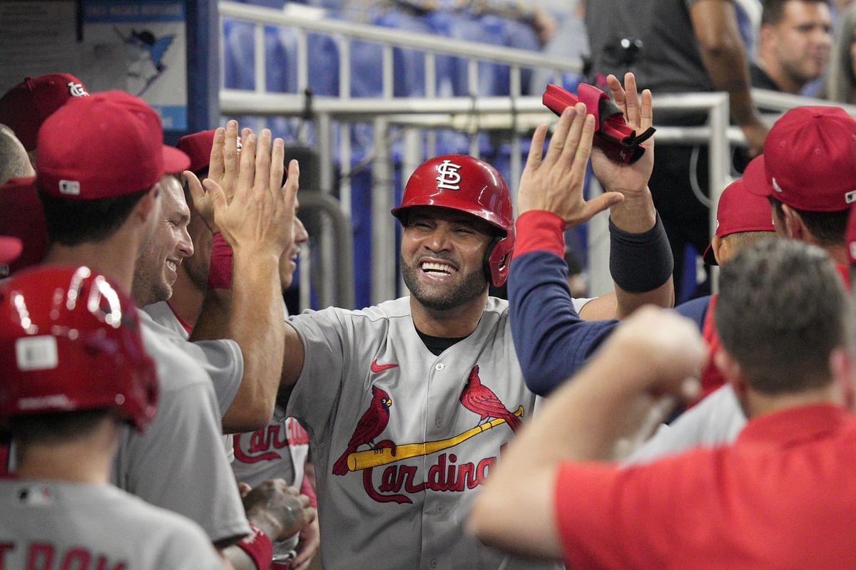 Albert Pujols gets closer to breaking record set by Barry Bonds