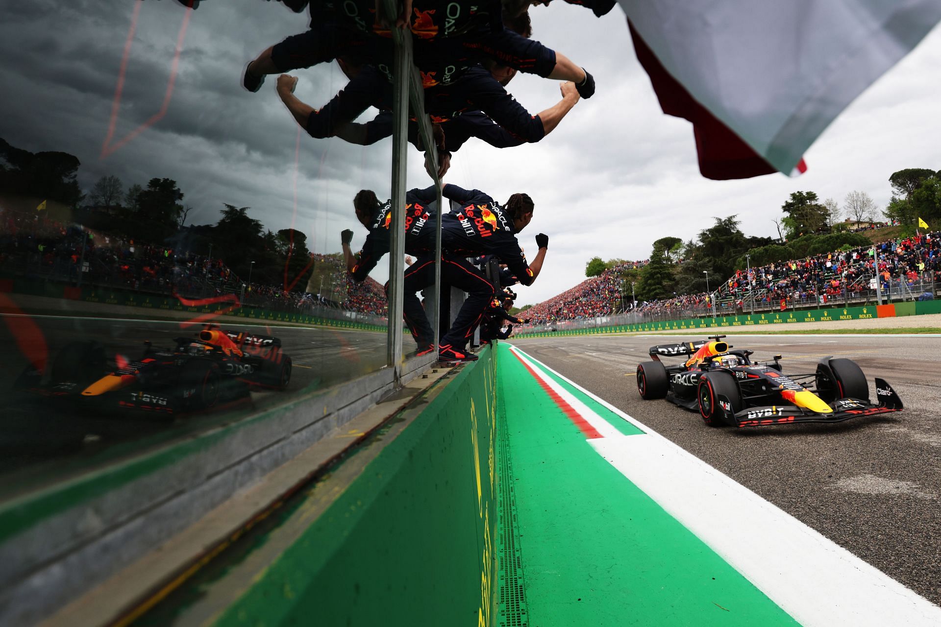 Red Bull celebrates on the pit wall at the F1 Grand Prix of Emilia Romagna