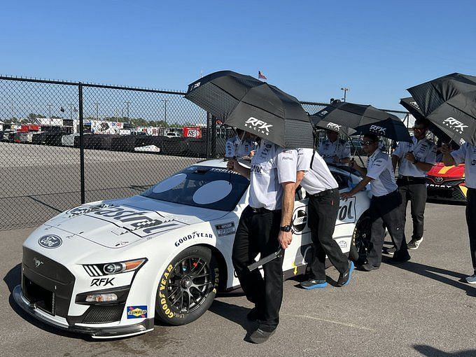 Twitter reacts to NASCAR teams putting out umbrellas to escape the sun ...